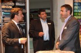 Eric Ponchaut (Pelichet) avec un collègue et le directeur commercial de Deltapro